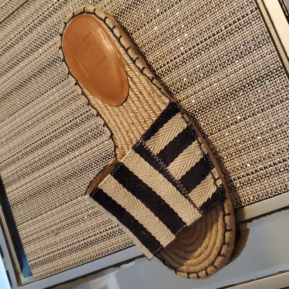 GAP sandals